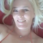 Ein blonder Engel mit griffigen Titten - Sexkontakt Sex Live Cam