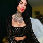 Dominate Pina Punish sucht Sklave Bild